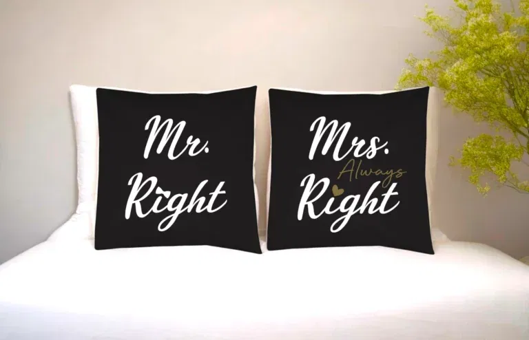 Sierkussen - Mrs. and Mr. Right'