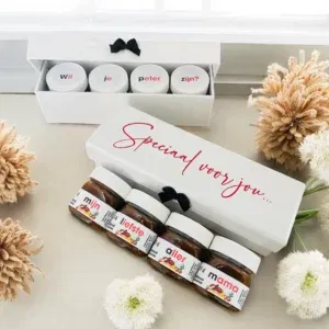 Wit verrassingsdoosje met 4 gepersonaliseerde mini nutella&#8217;s